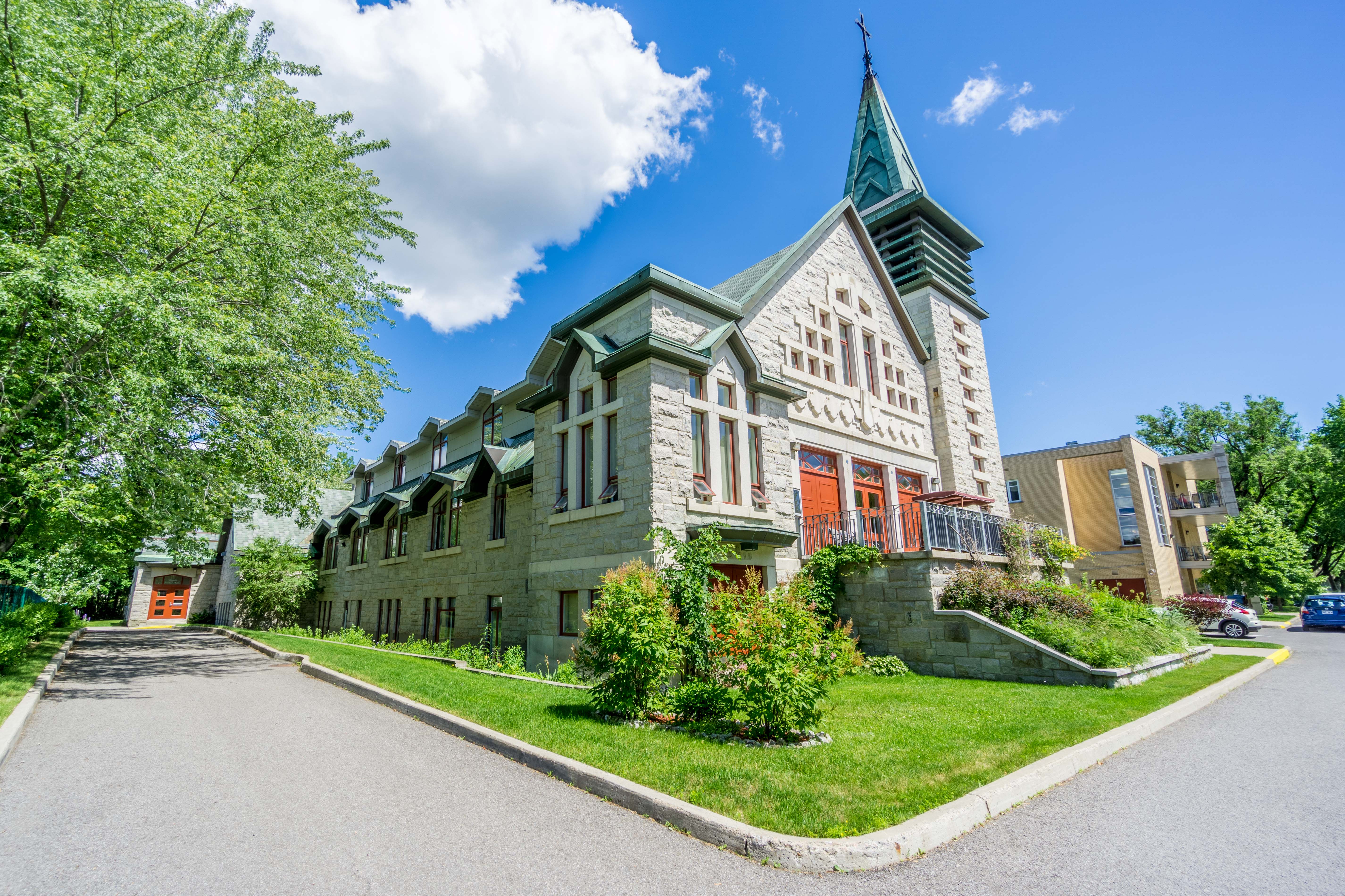 4 1/2; ST-PAUL-APÔTRE, 209-2110, 8e Avenue, UTER 3  